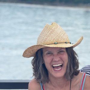 Meet your Posher, Stefanie